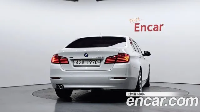 BMW 5-Series 2014 thumb 3