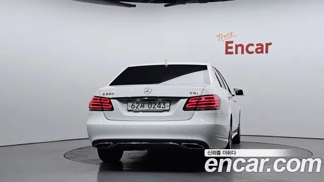 Mercedes-Benz E-Класс 2014 thumb 3
