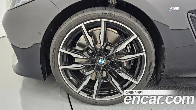 BMW 8-Series 2025 thumb 5