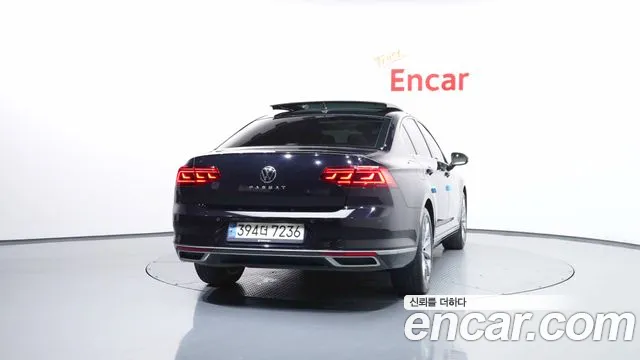 Volkswagen Passat (North America and China) 2022 thumb 4