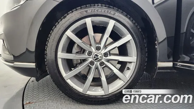 Volkswagen Passat (North America and China) 2022 thumb 5