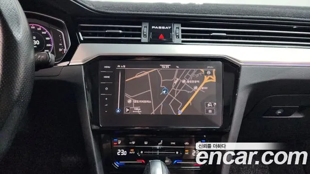 Volkswagen Passat (North America and China) 2022 thumb 12