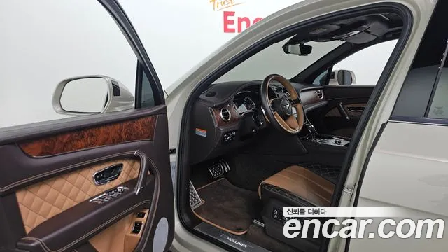Bentley Bentayga 2018 thumb 10