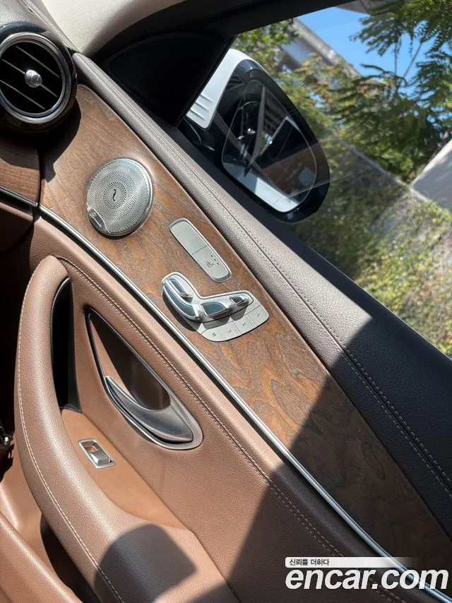 Mercedes-Benz E-Класс 2017 thumb 10