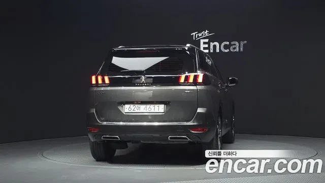Peugeot 5008 2017 thumb 4