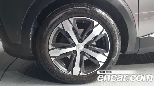 Peugeot 5008 2017 thumb 5