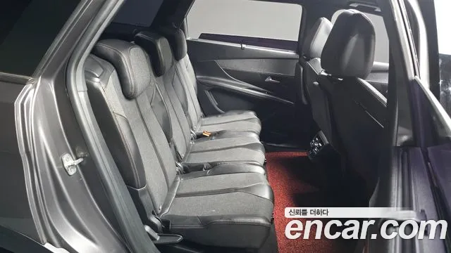 Peugeot 5008 2017 thumb 12