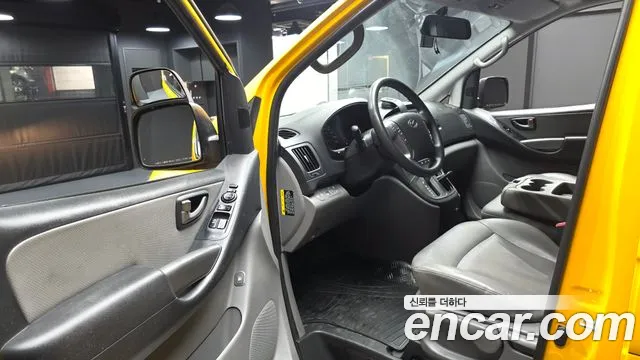 Hyundai Starex 2017 thumb 10