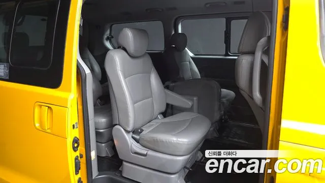 Hyundai Starex 2017 thumb 11