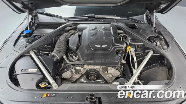 Genesis G90 2018 thumb 6