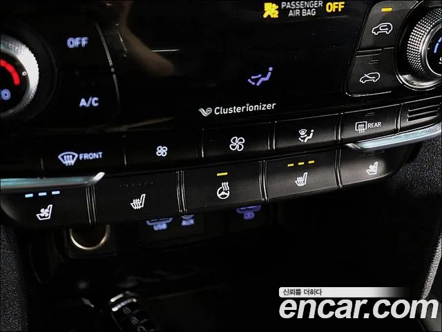 Hyundai Santa Fe 2019 thumb 9