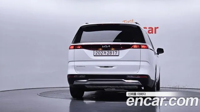 Kia Carnival 2023 thumb 3