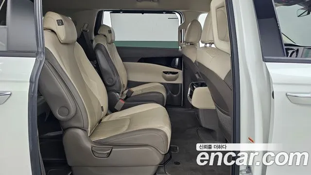 Kia Carnival 2023 thumb 11