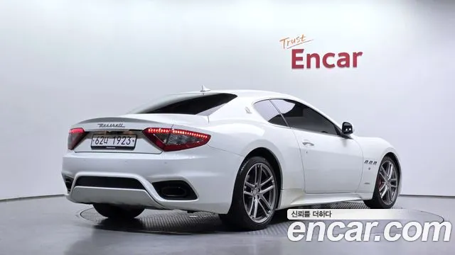 Maserati GranTurismo 2019 thumb 2