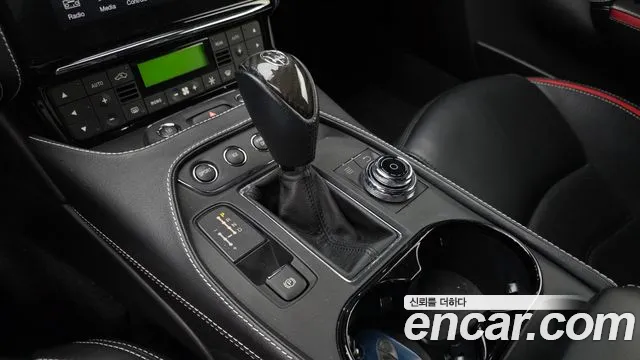 Maserati GranTurismo 2019 thumb 9