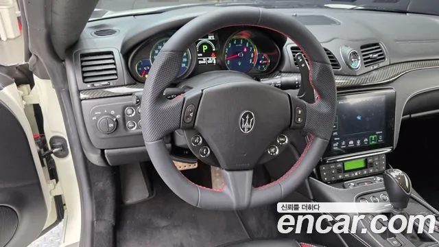 Maserati GranTurismo 2019 thumb 12