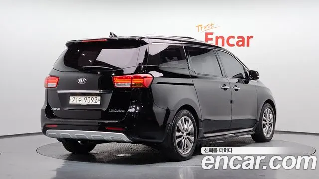 Kia Carnival 2017 thumb 2