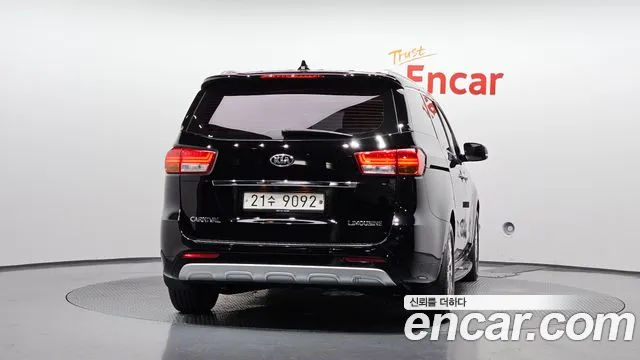 Kia Carnival 2017 thumb 4