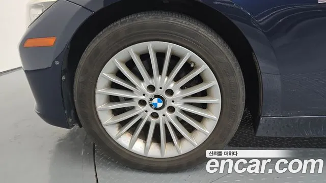 BMW 3-Series 2014 thumb 5