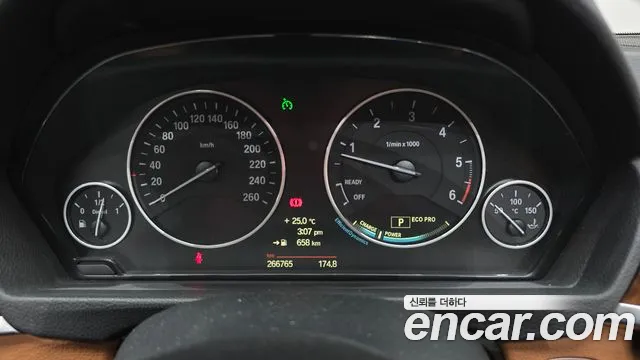 BMW 3-Series 2014 thumb 8