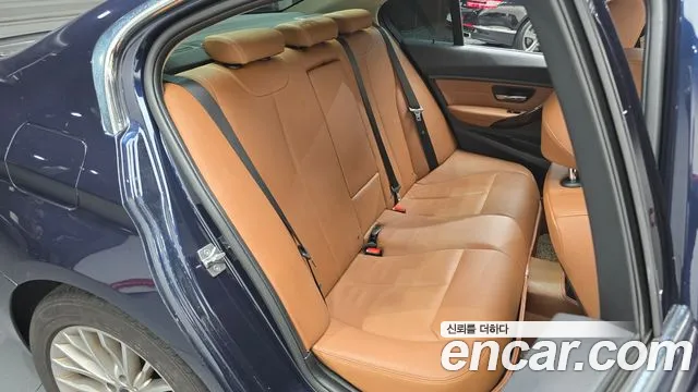 BMW 3-Series 2014 thumb 12
