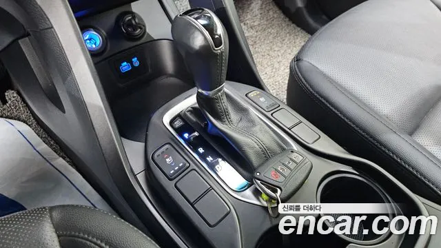 Hyundai Santa Fe 2016 thumb 9