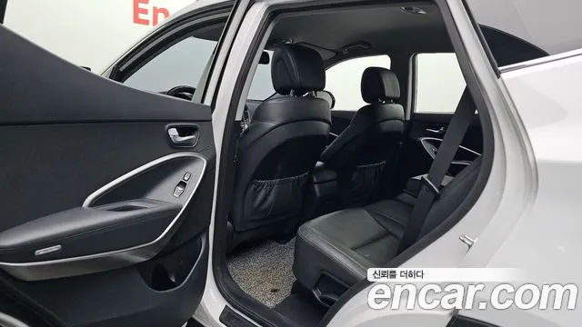 Hyundai Santa Fe 2016 thumb 11