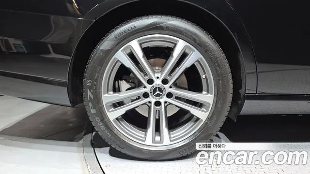 Mercedes-Benz E-Класс 2023 thumb 5