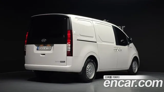 Hyundai Staria 2024 thumb 2