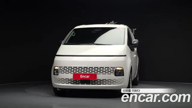 Hyundai Staria 2024 thumb 3