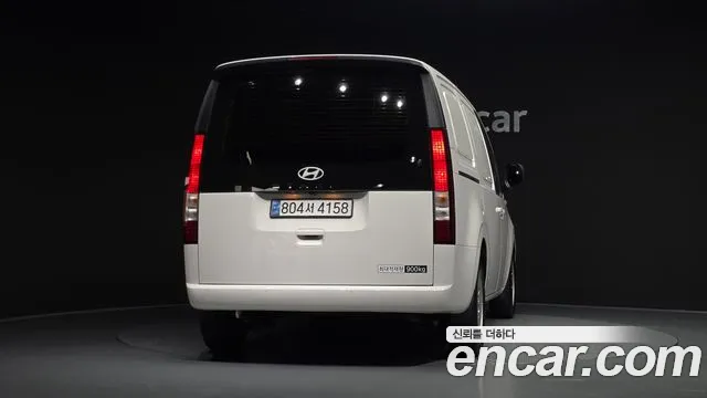 Hyundai Staria 2024 thumb 4