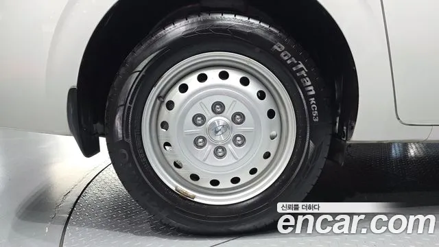 Hyundai Staria 2024 thumb 5