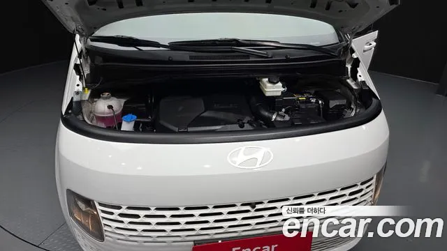 Hyundai Staria 2024 thumb 6