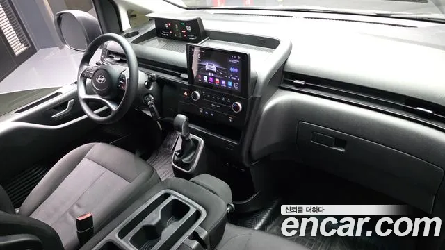 Hyundai Staria 2024 thumb 7