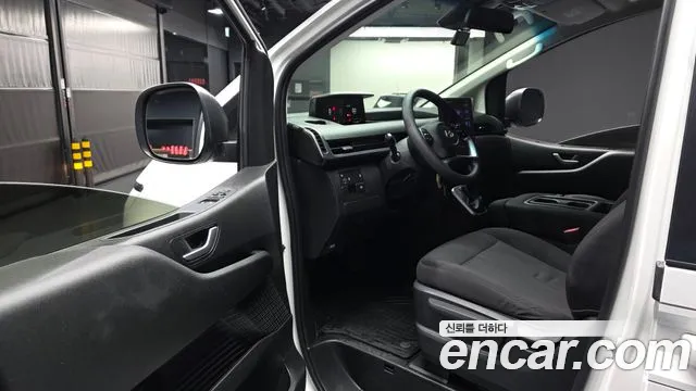 Hyundai Staria 2024 thumb 10