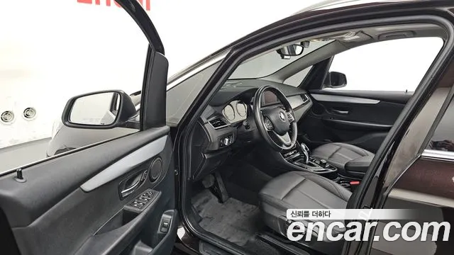 BMW 2-Series 2020 thumb 9