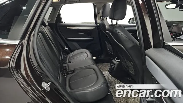 BMW 2-Series 2020 thumb 11