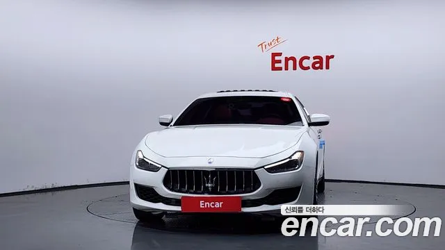 Maserati Ghibli 2018 thumb 3