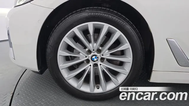 BMW 5-Series 2021 thumb 5
