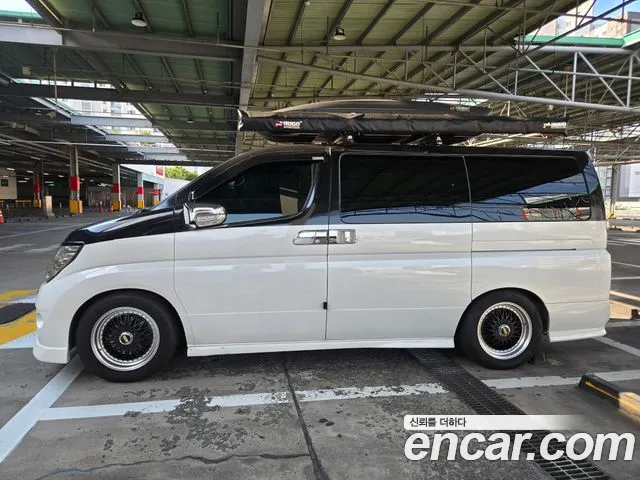 Nissan Elgrand 2004 thumb 2
