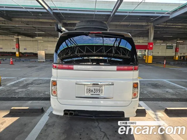 Nissan Elgrand 2004 thumb 3