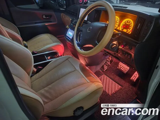 Nissan Elgrand 2004 thumb 7