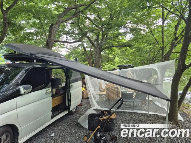 Nissan Elgrand 2004 thumb 11