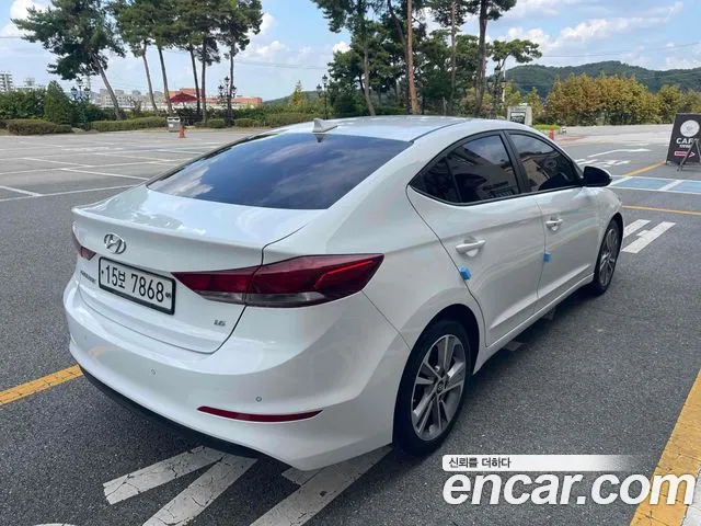 Hyundai Avante 2017 thumb 4