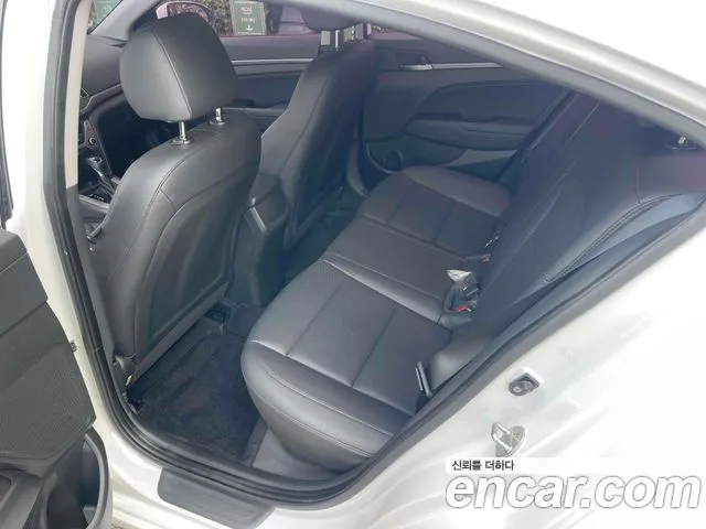 Hyundai Avante 2017 thumb 11