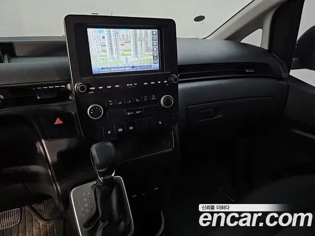 Hyundai Staria 2021 thumb 9