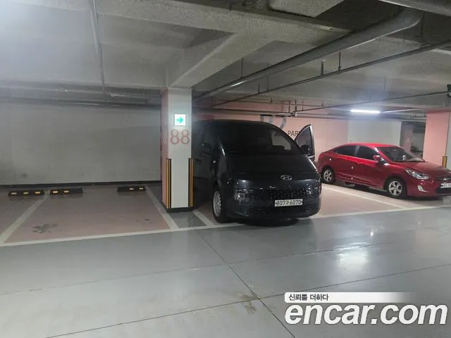 Hyundai Staria 2021 thumb 3