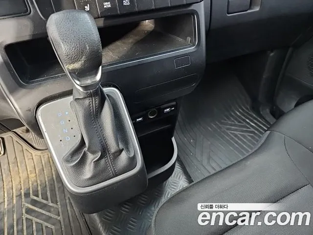 Hyundai Staria 2021 thumb 11