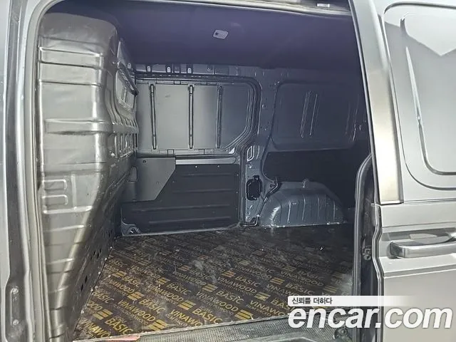 Hyundai Staria 2021 thumb 12