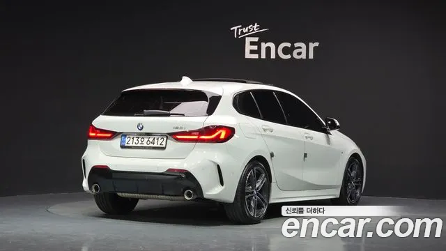 BMW 1-Series 2022 thumb 2